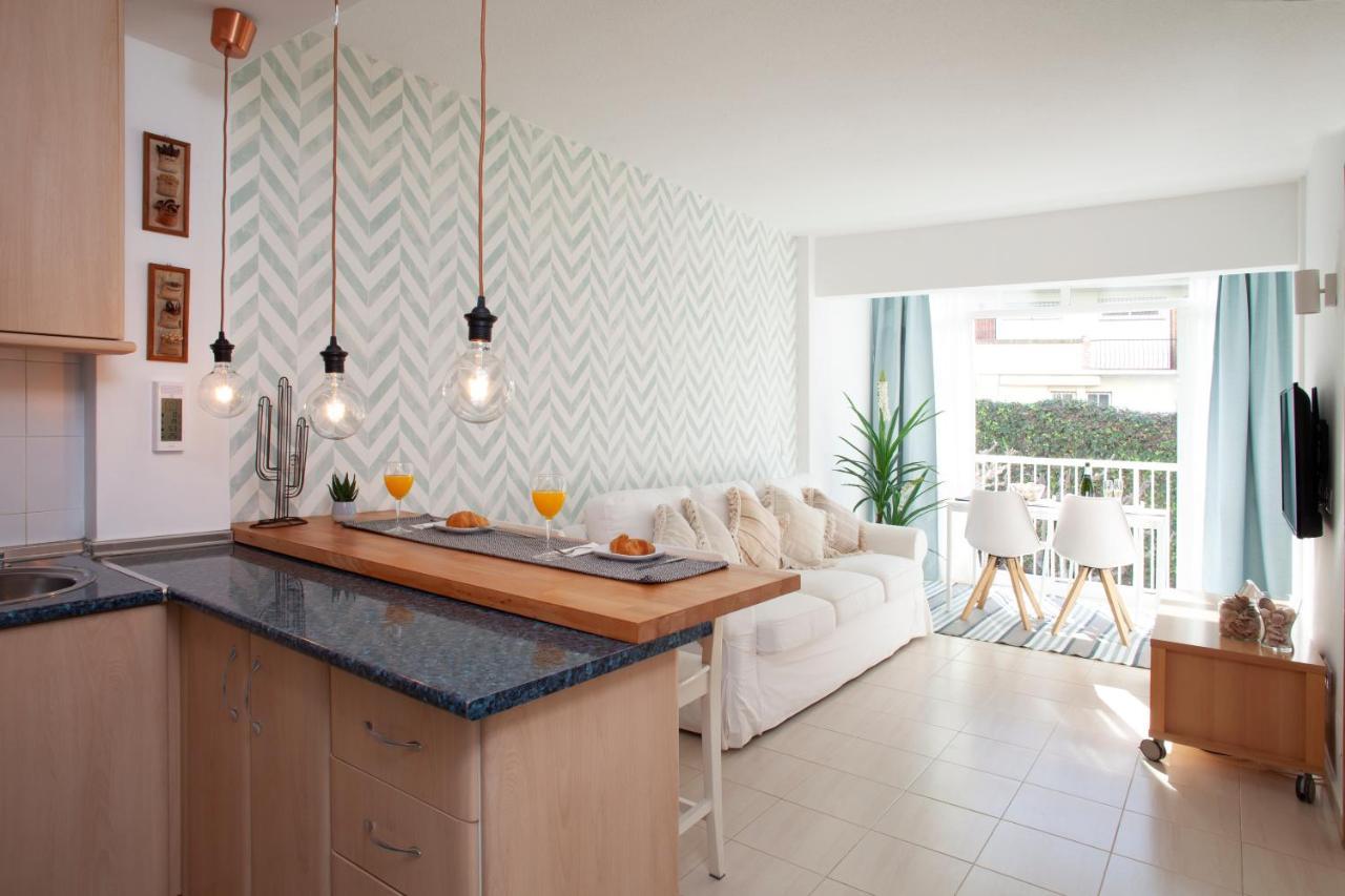 Bakari Koko Apartment Torremolinos Bagian luar foto